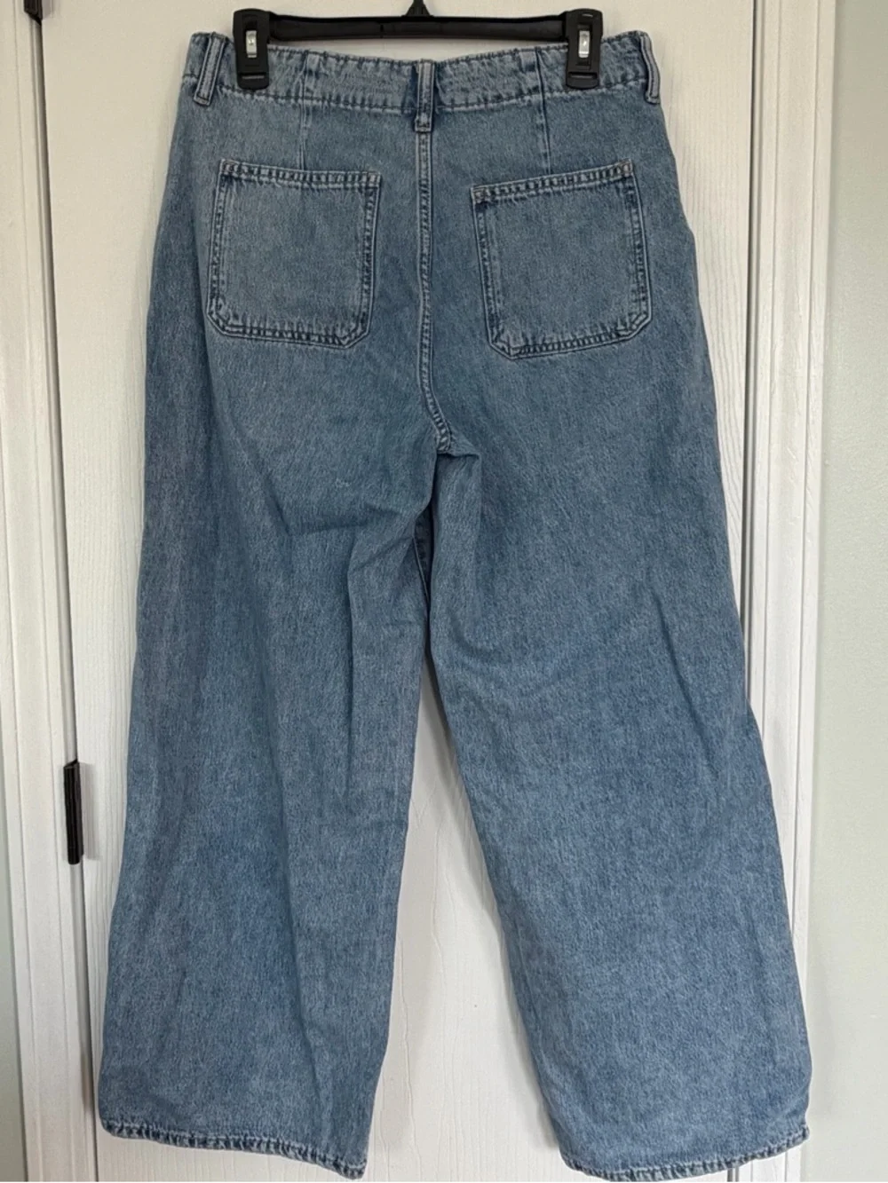Old Navy high rise baggy wide leg jeans women’s 8 light blue wash EUC‎ - Picture 3 of 11